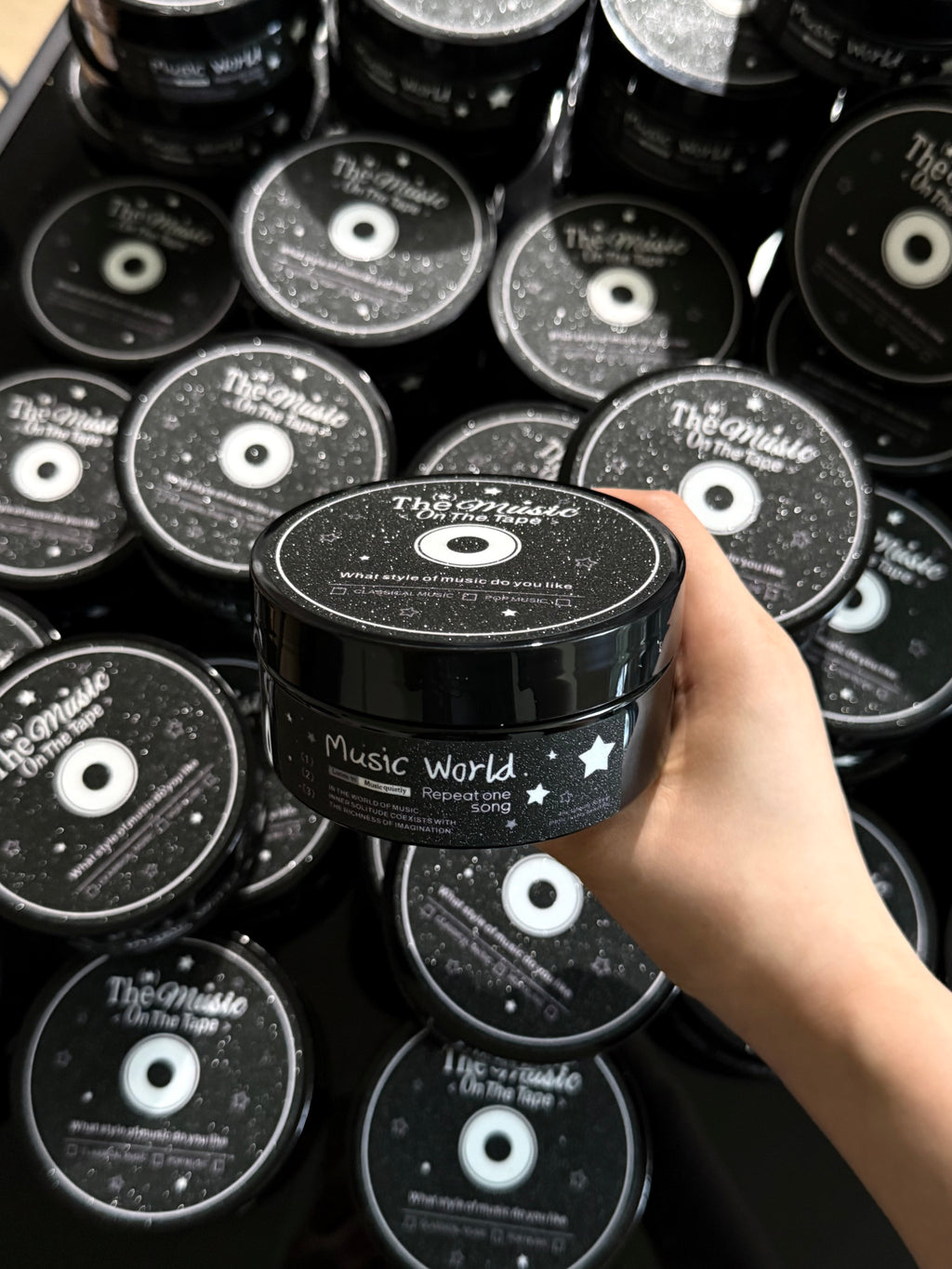 🎵Music World slime is perfect for inflating. It produces a large amount of bubbles, and the bubbles are very dense and soft. It’s ideal for those who love big, fluffy bubble textures